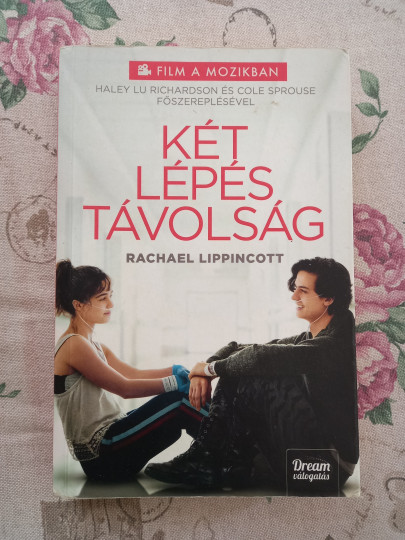 Két lépés távolság