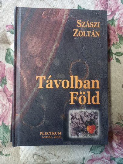 Távolban Föld